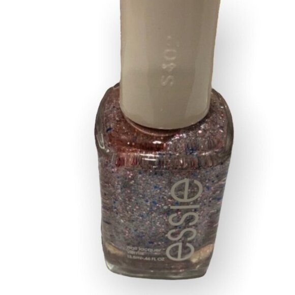 2for$15 ESSIE Congrats 1029 - Picture 2 of 5